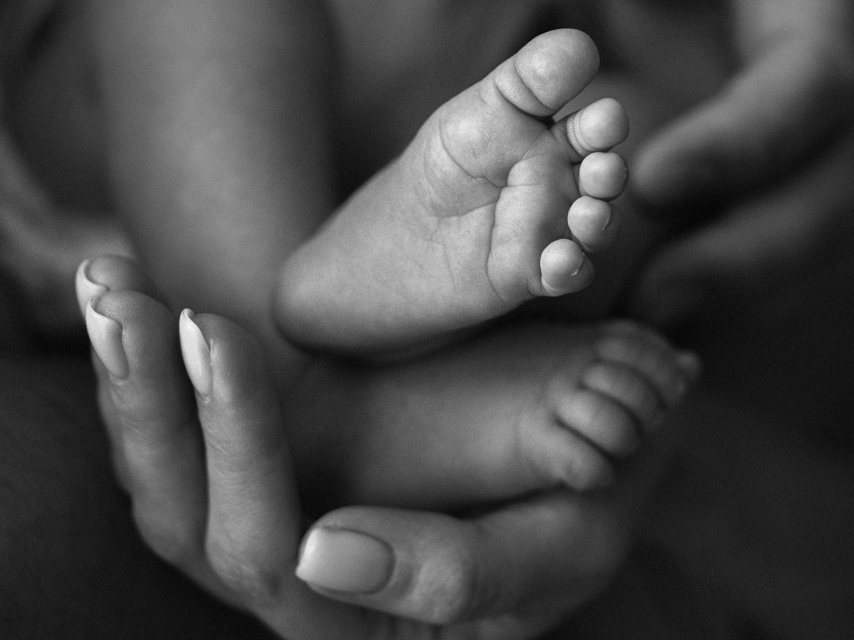 newborn baby feet
